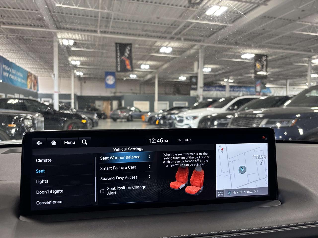 2025 Genesis GV70 2.5T Advanced|AWD|NAV|AMBIENT|LEATHER|PANO|TERRAIN Photo