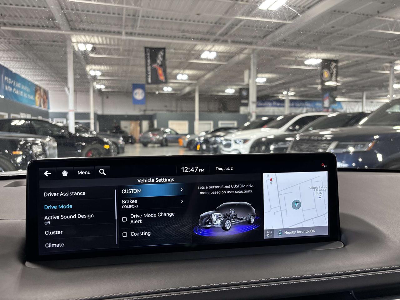 2025 Genesis GV70 2.5T Advanced|AWD|NAV|AMBIENT|LEATHER|PANO|TERRAIN Photo