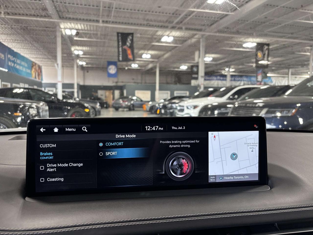 2025 Genesis GV70 2.5T Advanced|AWD|NAV|AMBIENT|LEATHER|PANO|TERRAIN Photo
