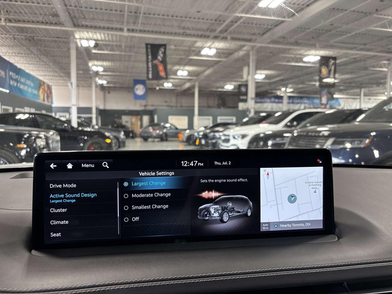 2025 Genesis GV70 2.5T Advanced|AWD|NAV|AMBIENT|LEATHER|PANO|TERRAIN Photo