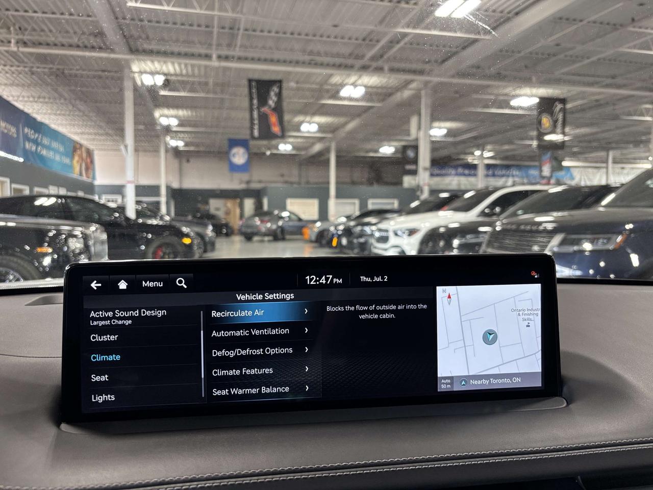 2025 Genesis GV70 2.5T Advanced|AWD|NAV|AMBIENT|LEATHER|PANO|TERRAIN Photo