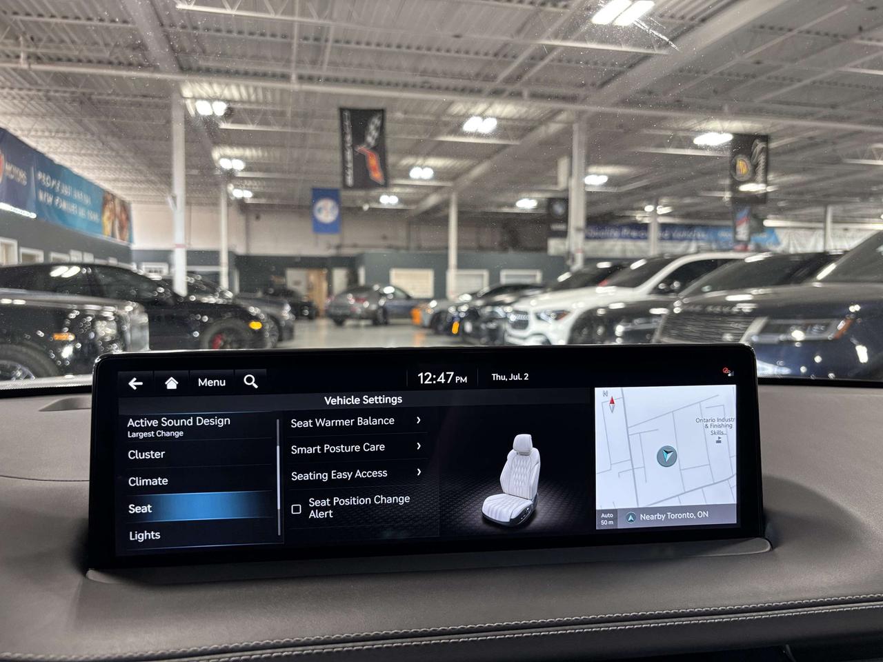 2025 Genesis GV70 2.5T Advanced|AWD|NAV|AMBIENT|LEATHER|PANO|TERRAIN Photo