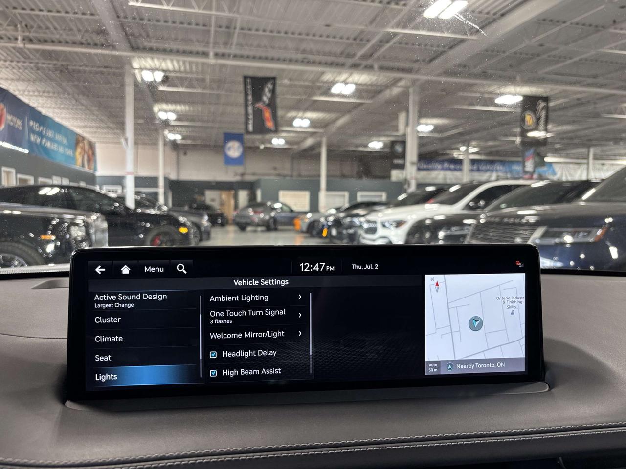 2025 Genesis GV70 2.5T Advanced|AWD|NAV|AMBIENT|LEATHER|PANO|TERRAIN Photo