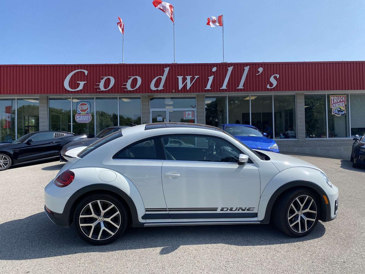 2017 Volkswagen Beetle DUNE, AUTO, CLEAN CARFAX, HEATED SEATS, SUNROOF!