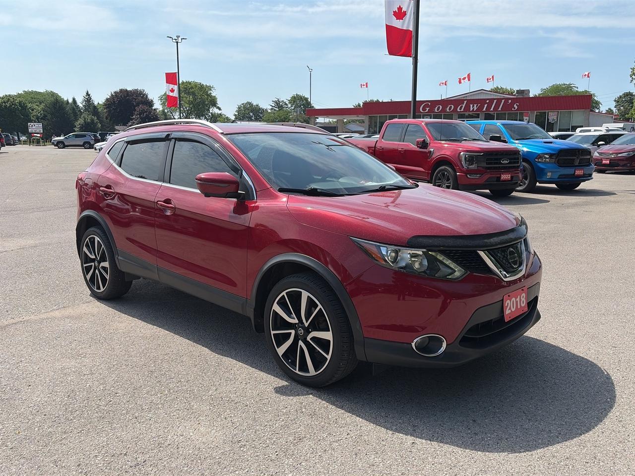 2018 Nissan Qashqai AWD SL, CLEAN CARFAX, LEATHER, REMOTE START! - Photo #2