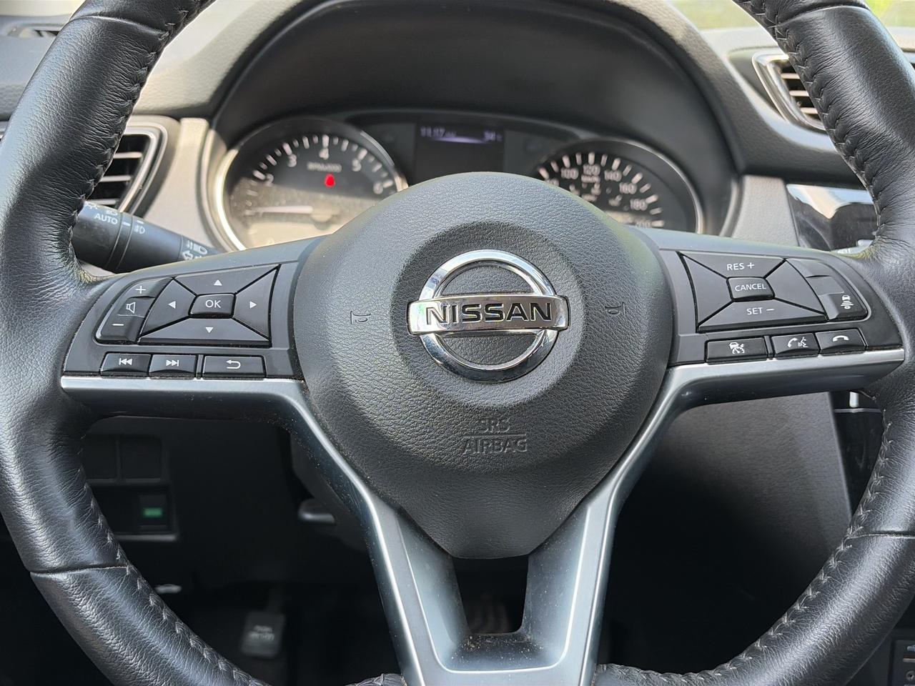 2018 Nissan Qashqai AWD SL, CLEAN CARFAX, LEATHER, REMOTE START! Photo
