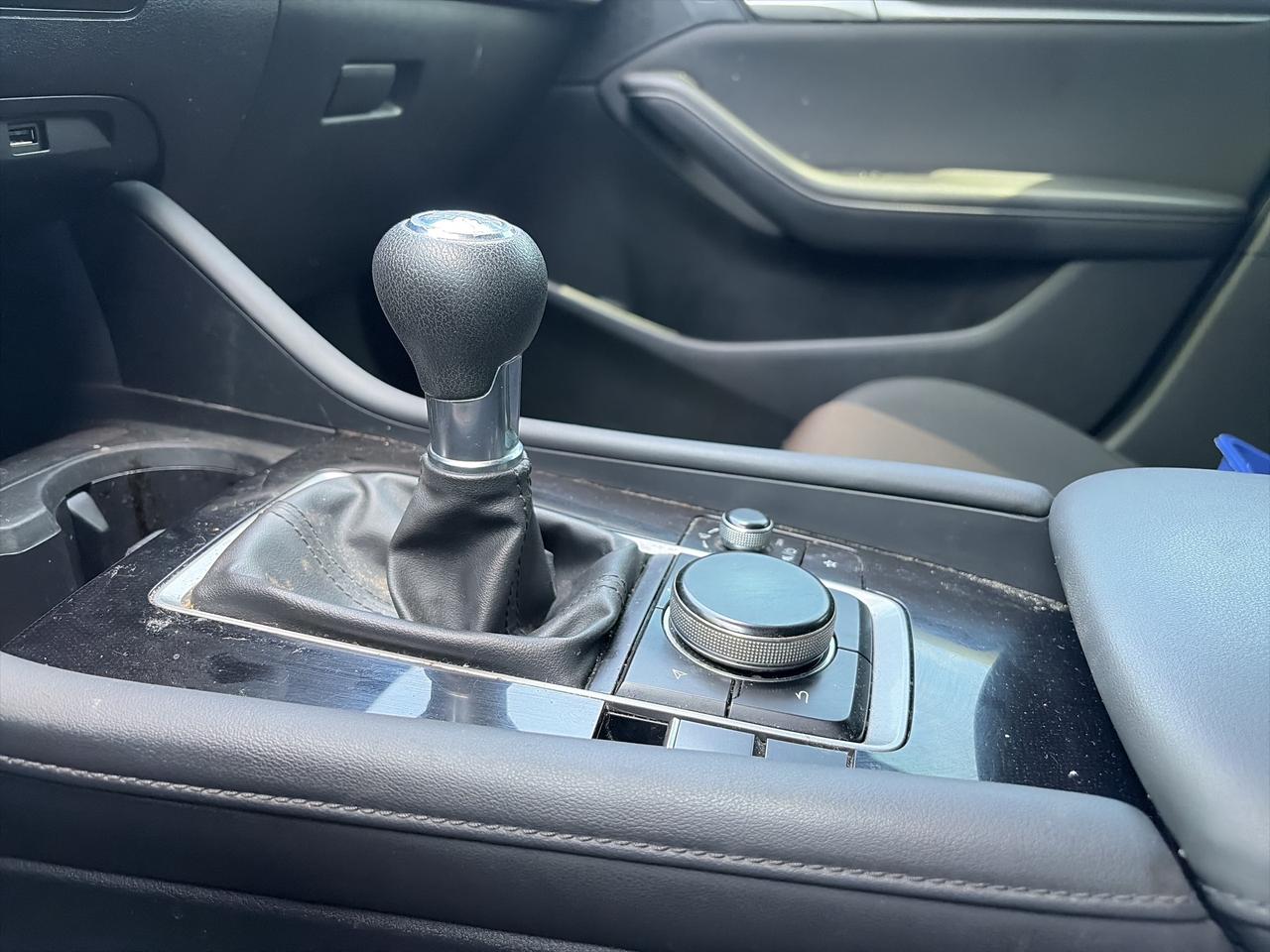 2019 Mazda MAZDA3 Sport GX MANUAL FWD, CLEAN CARFAX, HEATED SEATS! - Photo #15