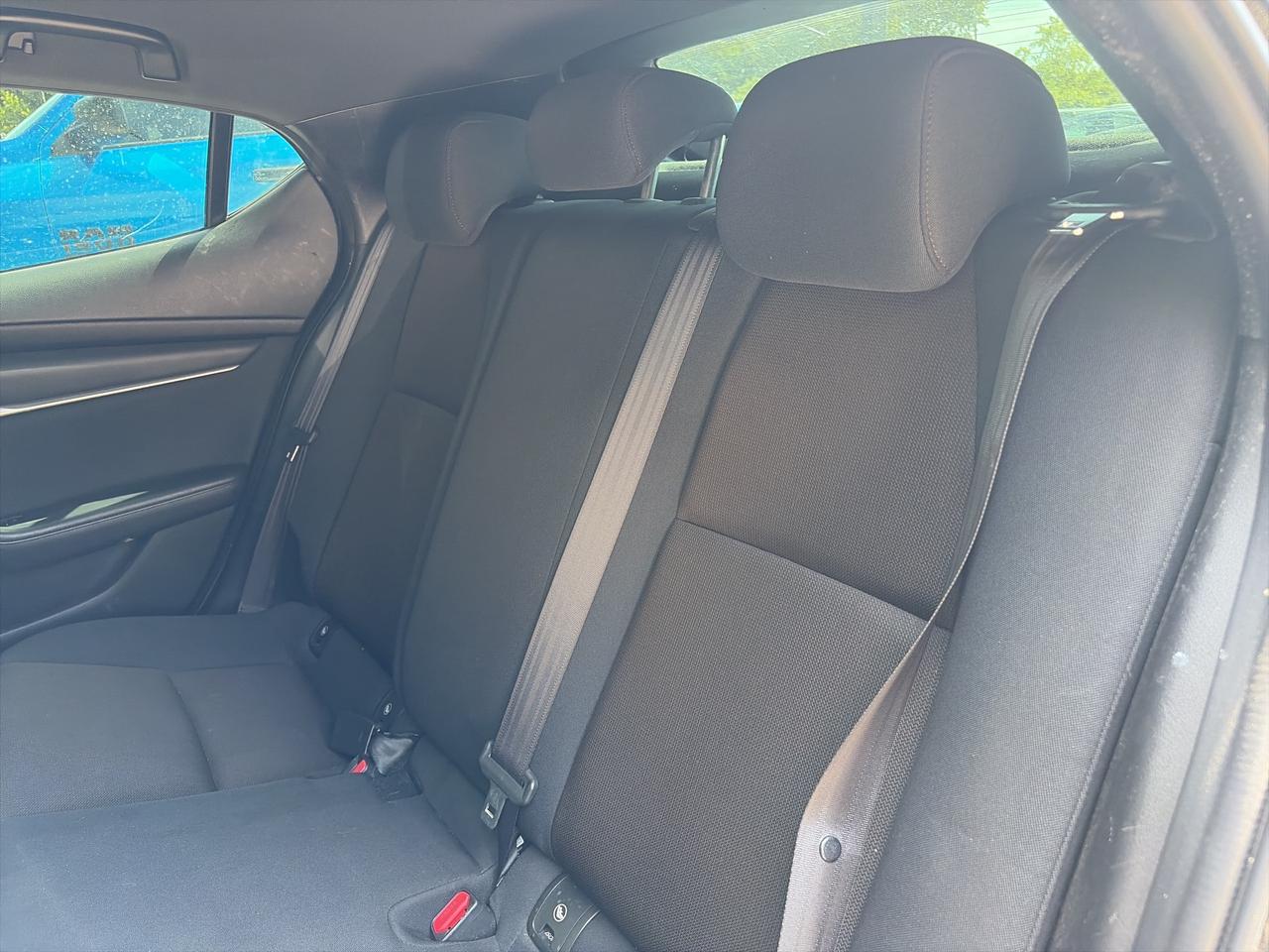 2019 Mazda MAZDA3 Sport GX MANUAL FWD, CLEAN CARFAX, HEATED SEATS! - Photo #11