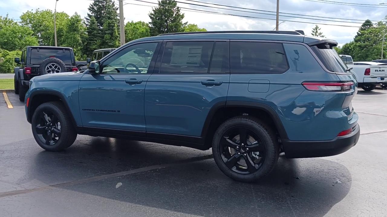 2026 Jeep Grand Cherokee L Limited 4x4 Photo