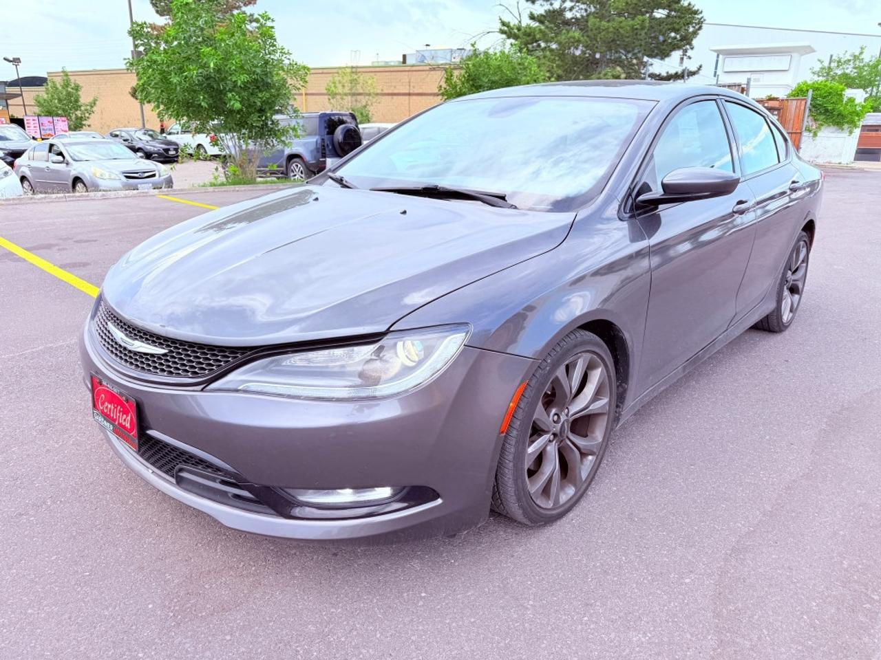 Used 2015 Chrysler 200 S 4dr Front-wheel Drive Sedan Automatic for sale in Mississauga, ON