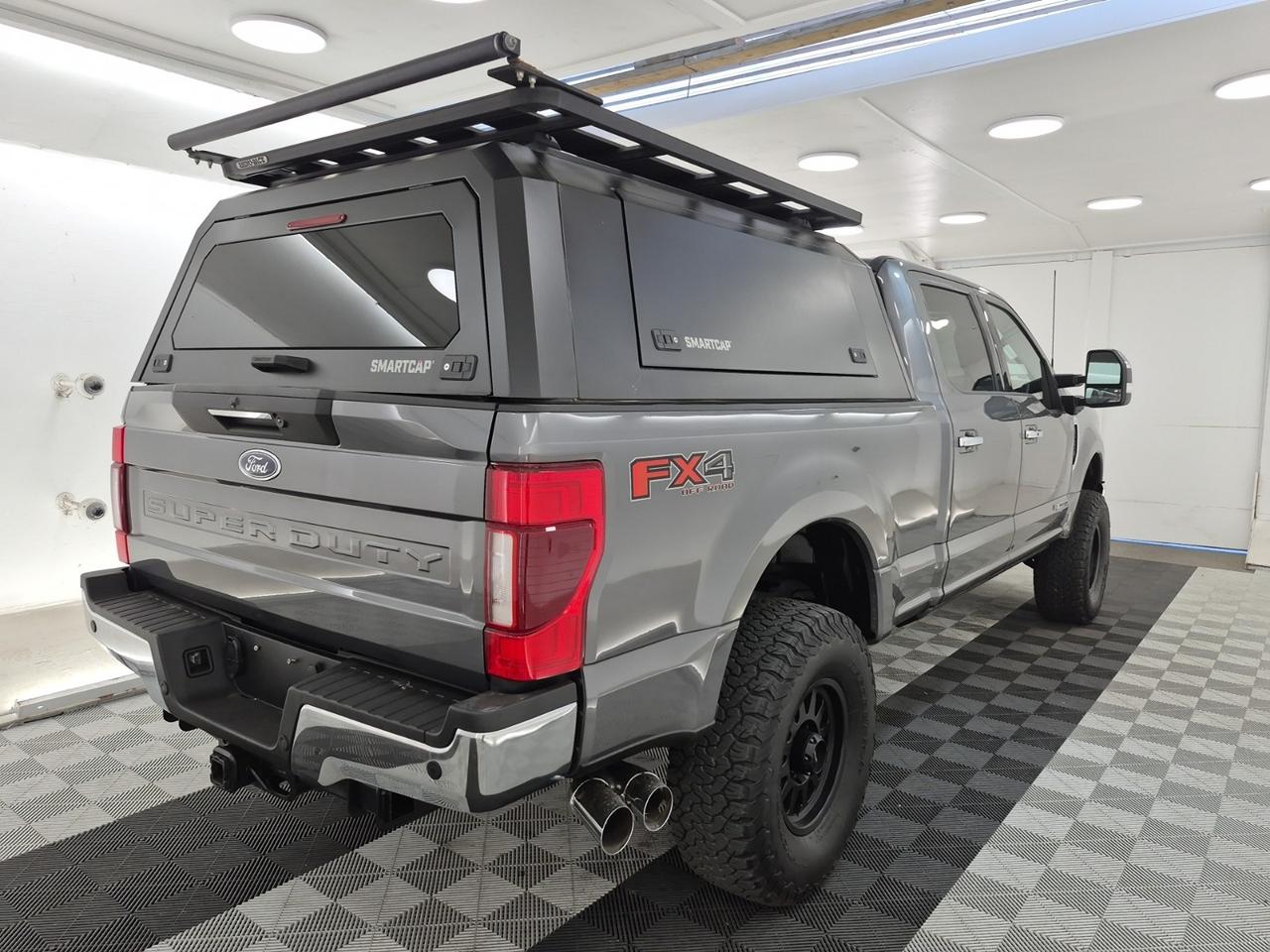 2022 Ford F-350 Super Duty SRW Lariat Photo2