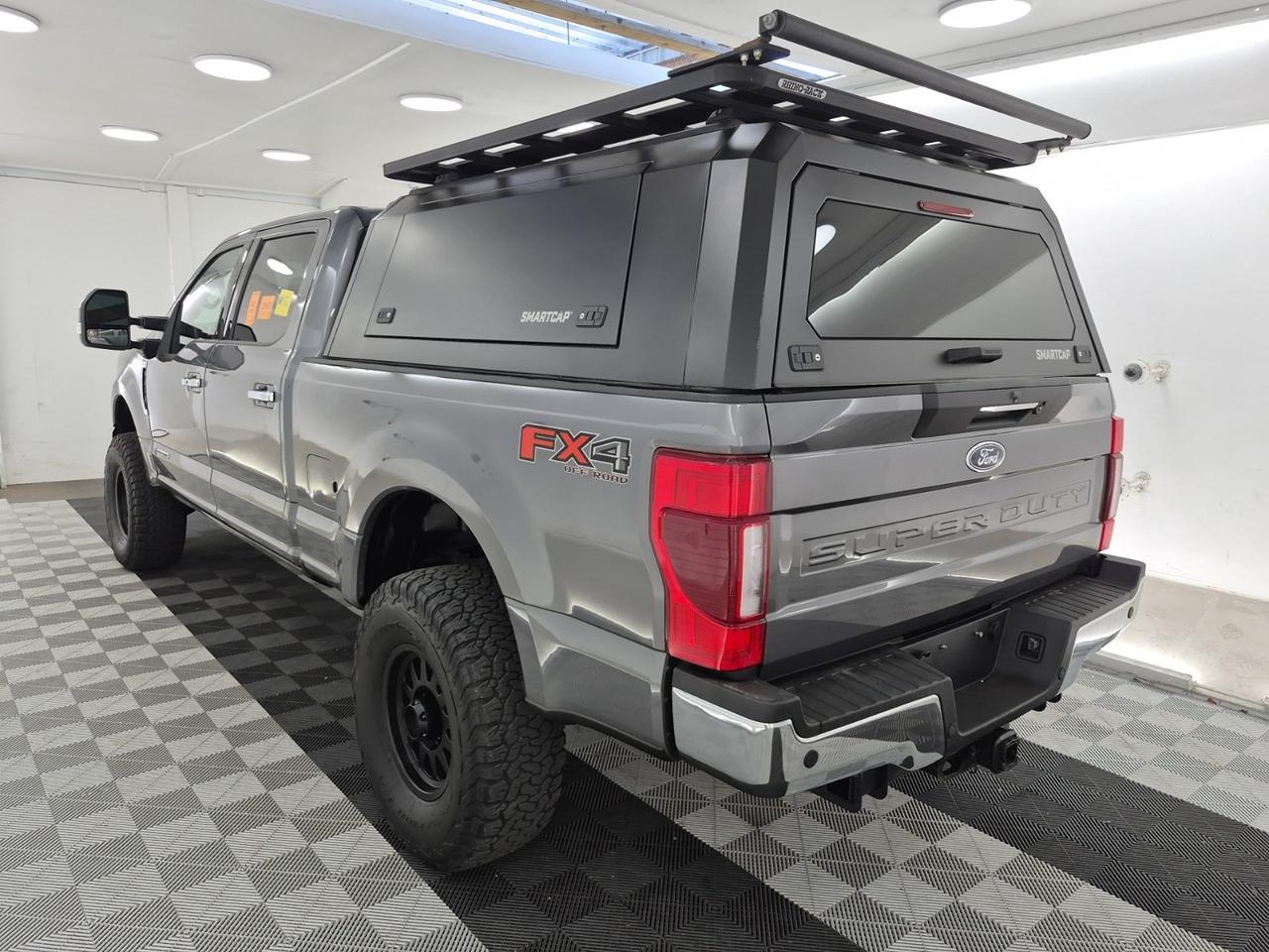 2022 Ford F-350 Super Duty SRW Lariat Photo3
