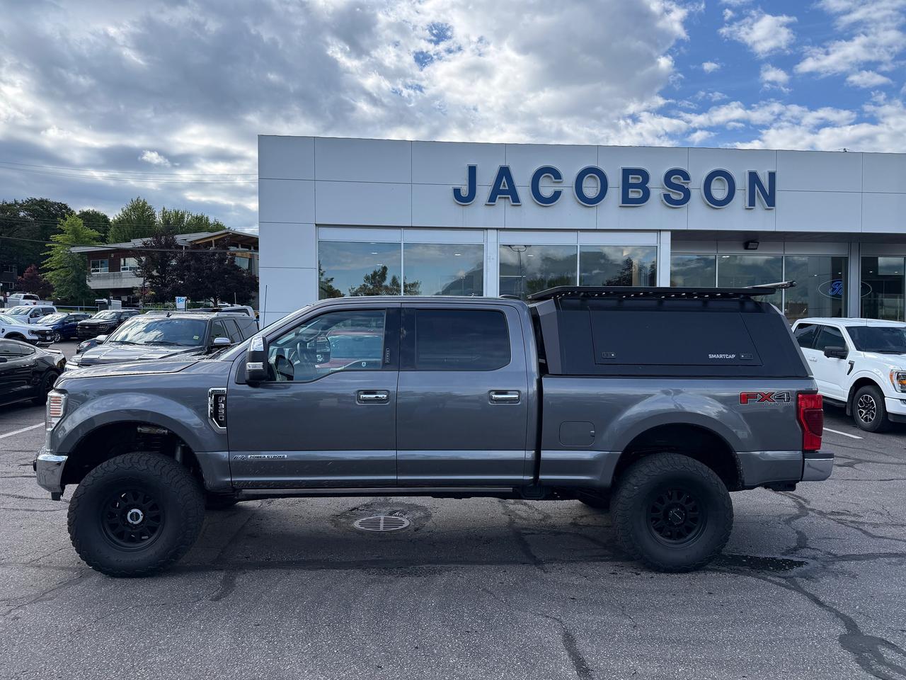 2022 Ford F-350 Super Duty SRW Lariat Photo1