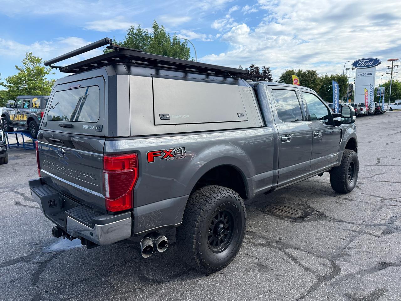 2022 Ford F-350 Super Duty SRW Lariat Photo4