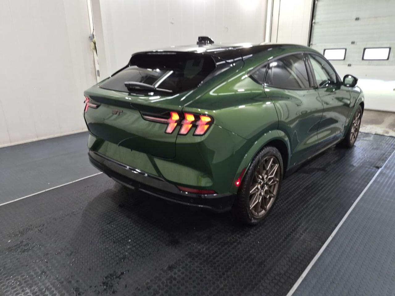 2025 Ford Mustang Mach-E GT Photo2