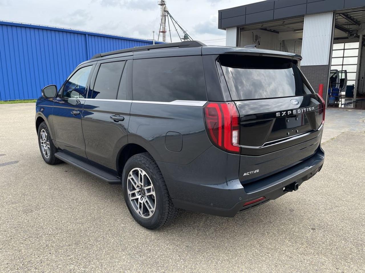 2025 Ford Expedition Active Photo4