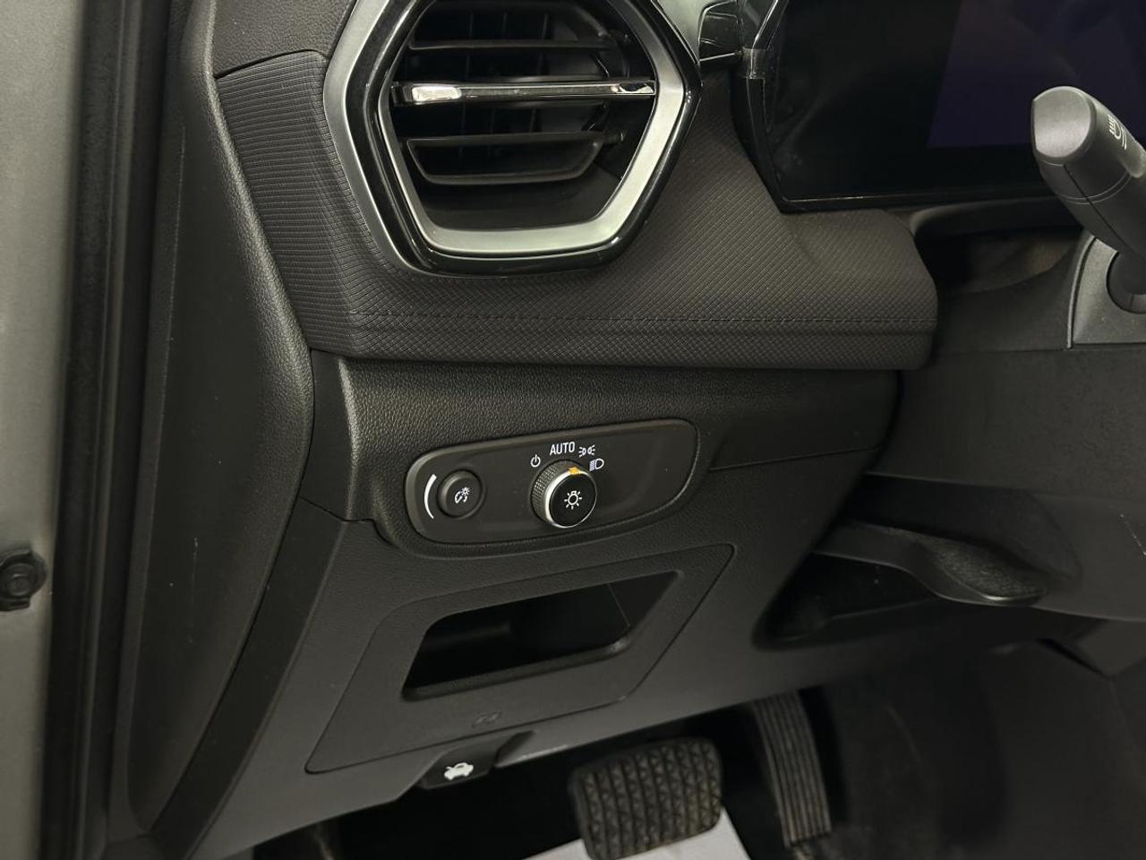 2024 Chevrolet TrailBlazer AWD 4dr LT Photo