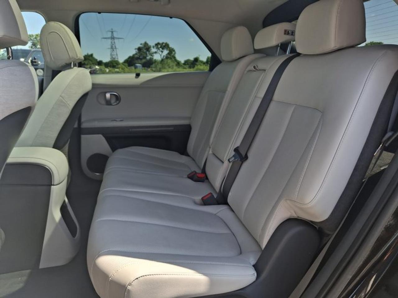 2022 Hyundai IONIQ 5 Ultimate Long Range AWD | Leather | Pano Sunroof | Heated + Cooled Seats | Remote Park Assist & More Photo