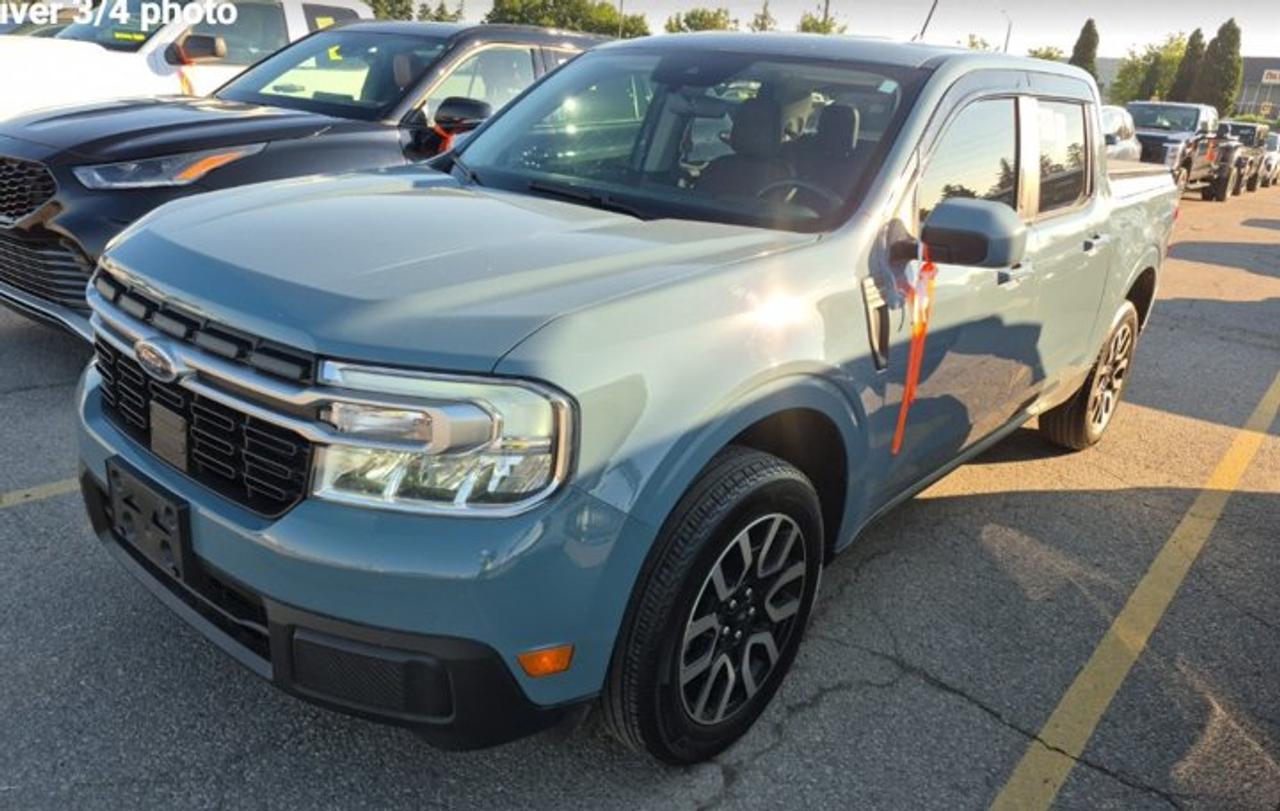 Used 2023 Ford Maverick Lariat AWD | Luxury PKG | Leather | Heated Seats + Steering | Co-Pilot 360 | CarPlay and More ! for sale in Guelph, ON