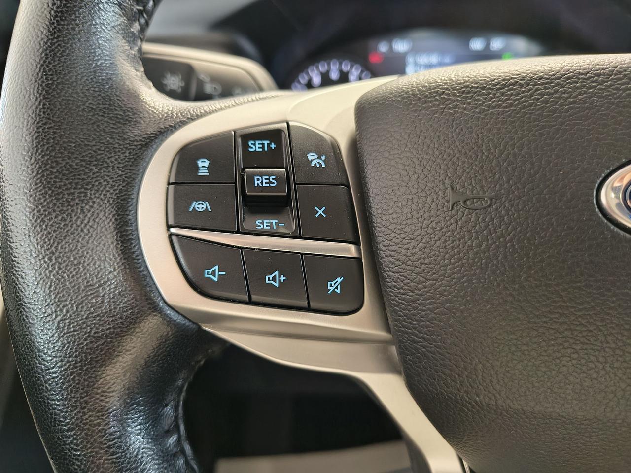 2022 Ford Explorer LIMITED Photo0