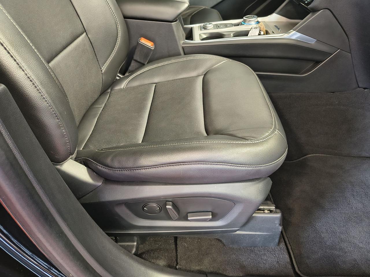 2022 Ford Explorer LIMITED Photo