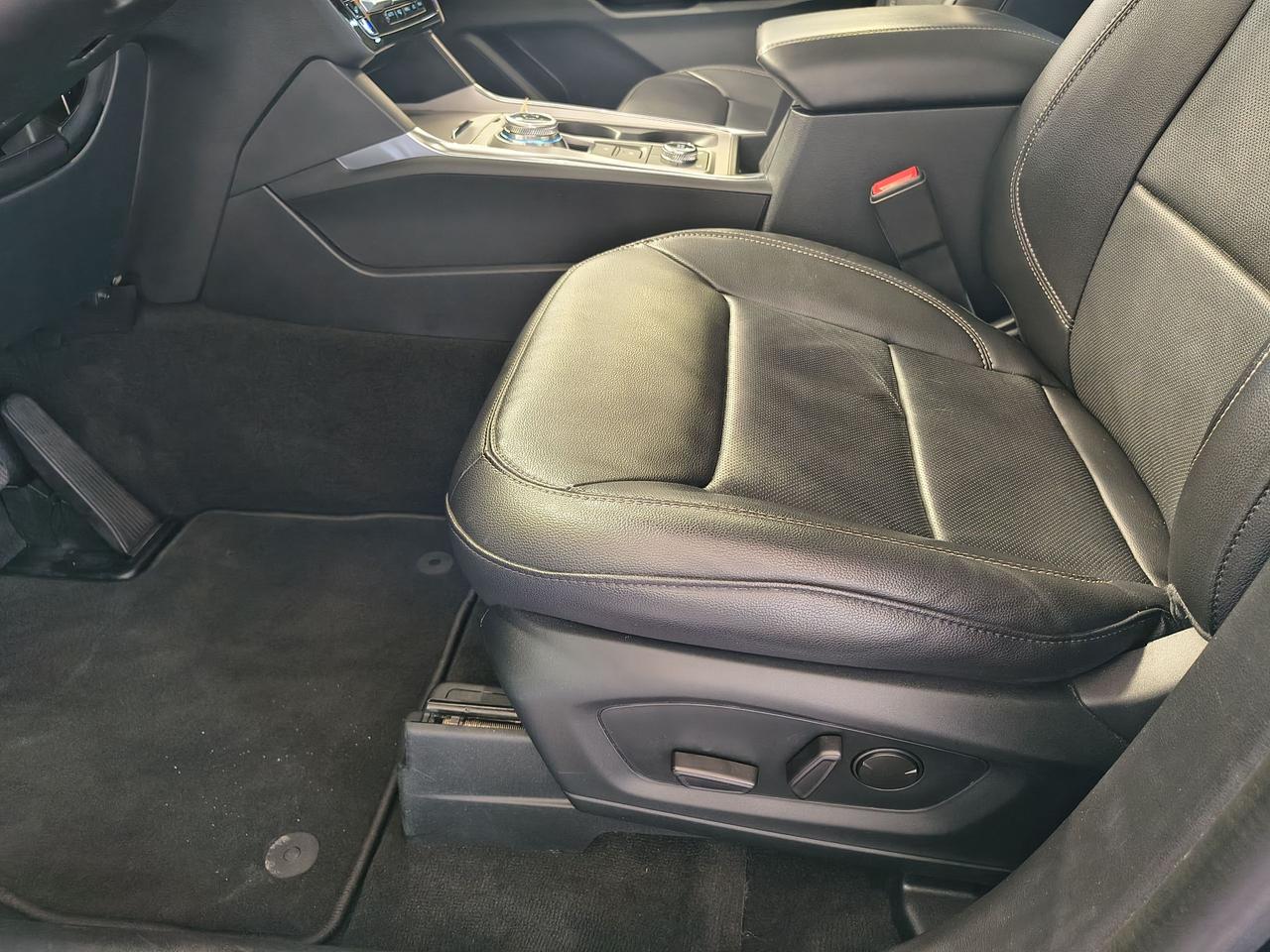 2022 Ford Explorer LIMITED Photo0