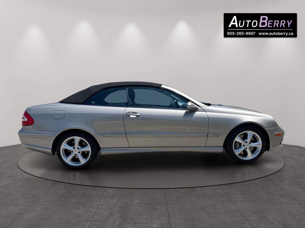 2004 Mercedes-Benz CLK 2dr Cabriolet 5.0L Photo