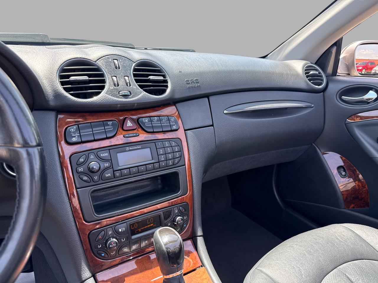 2004 Mercedes-Benz CLK 2dr Cabriolet 5.0L Photo
