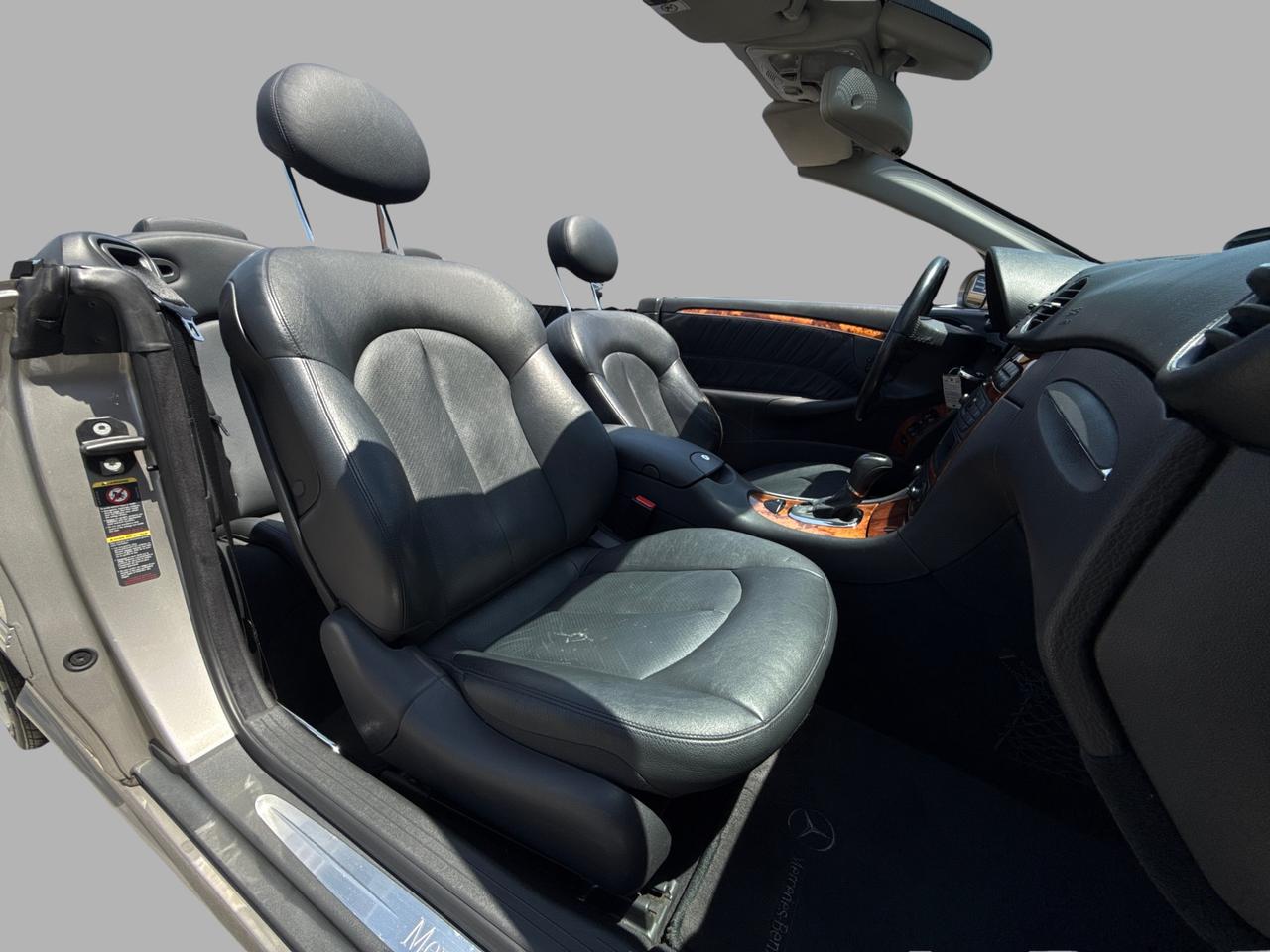 2004 Mercedes-Benz CLK 2dr Cabriolet 5.0L Photo