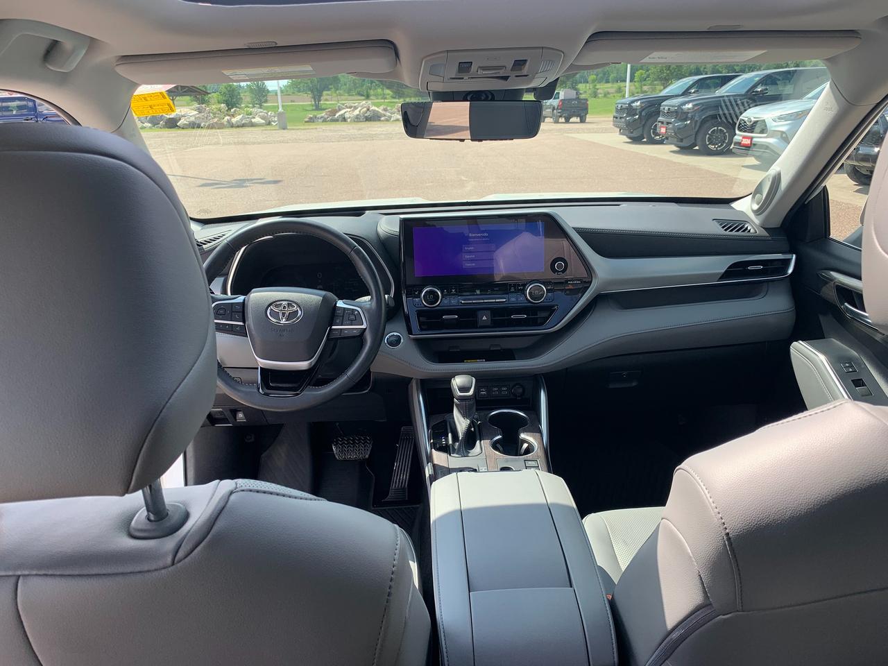 2023 Toyota Highlander Hybrid Platinum Photo