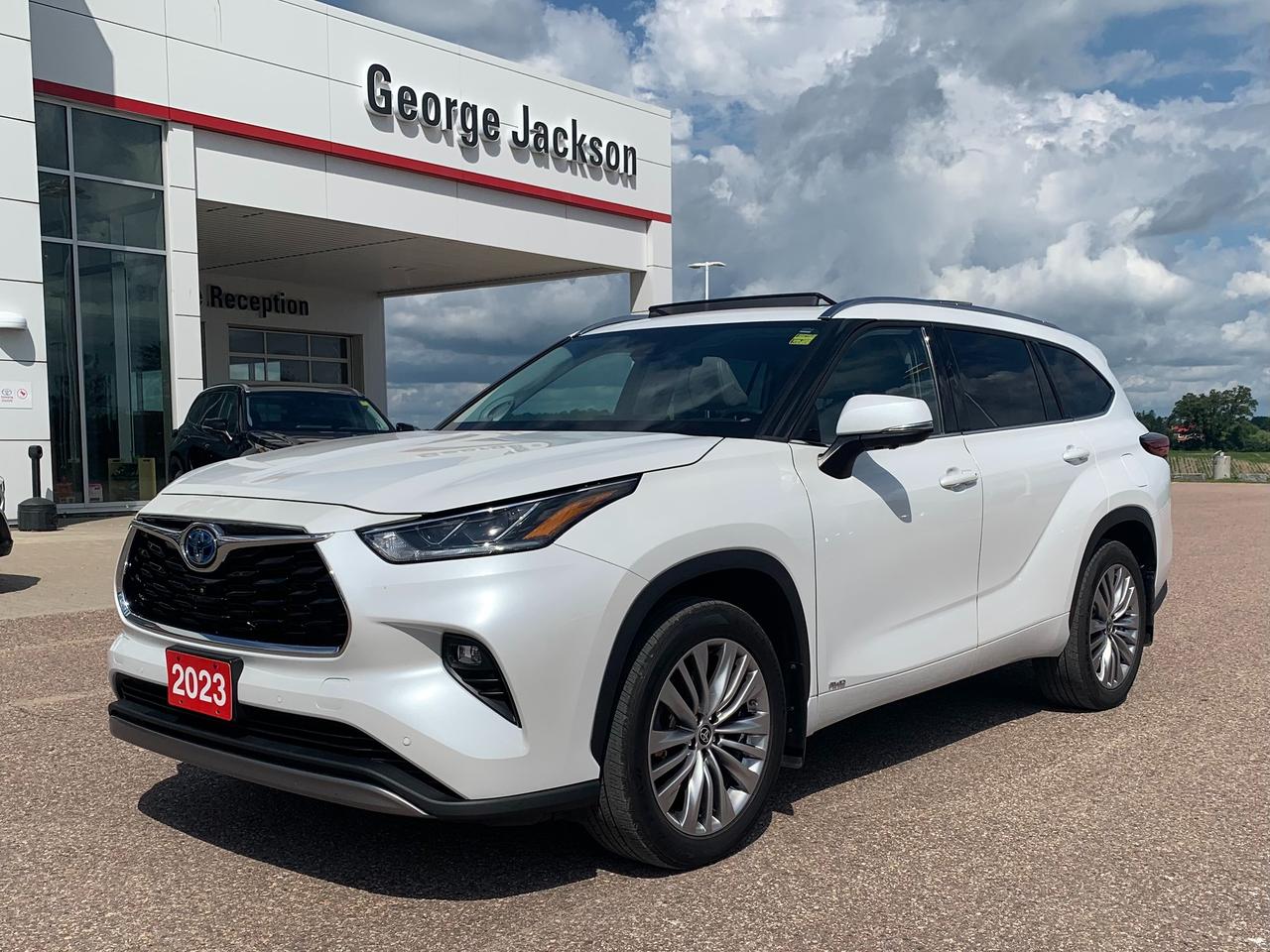 2023 Toyota Highlander Hybrid Platinum Photo0