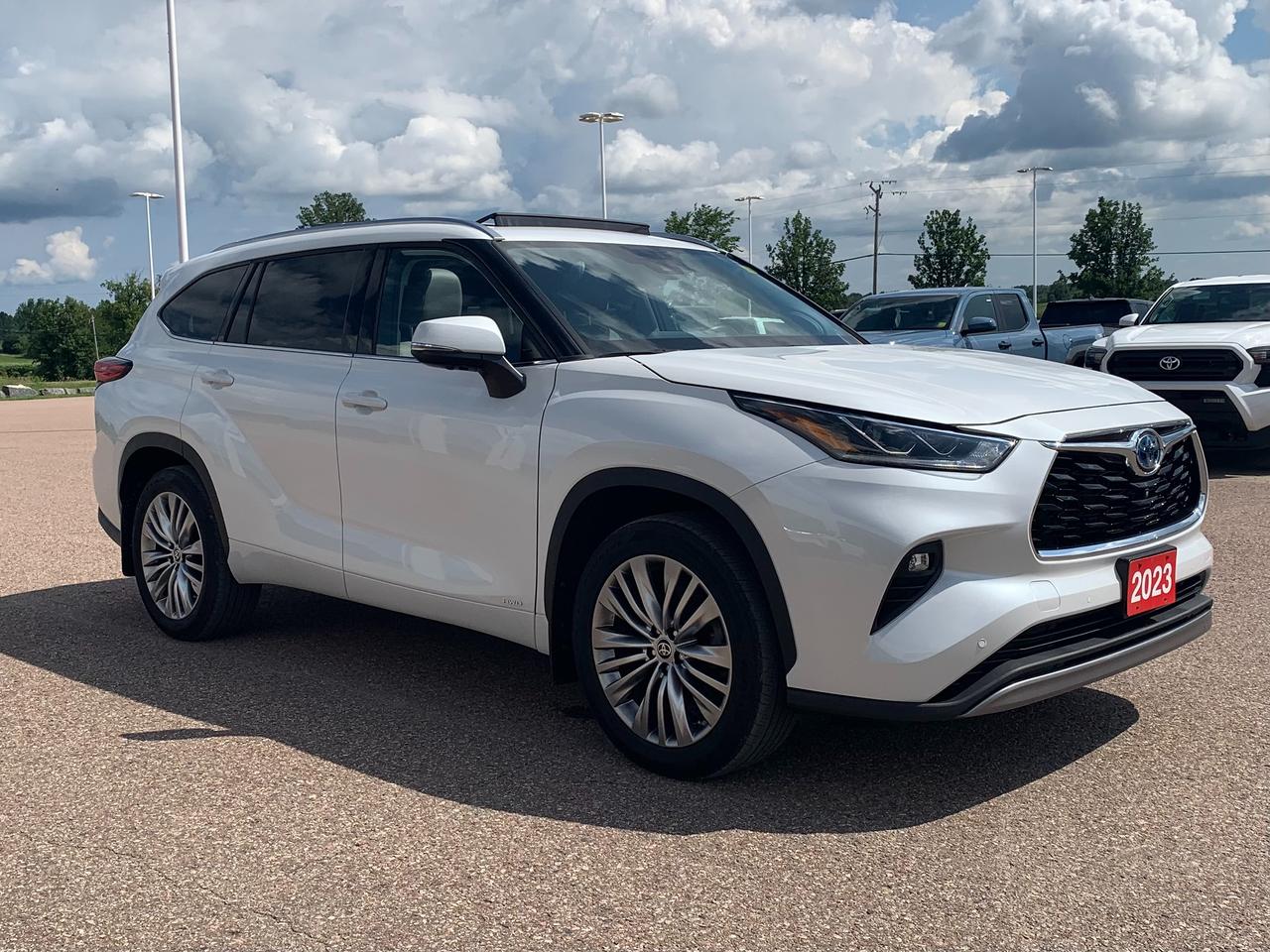 2023 Toyota Highlander Hybrid Platinum Photo