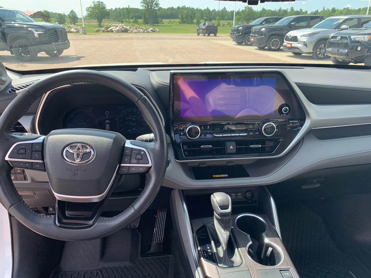 2023 Toyota Highlander Hybrid Platinum Photo