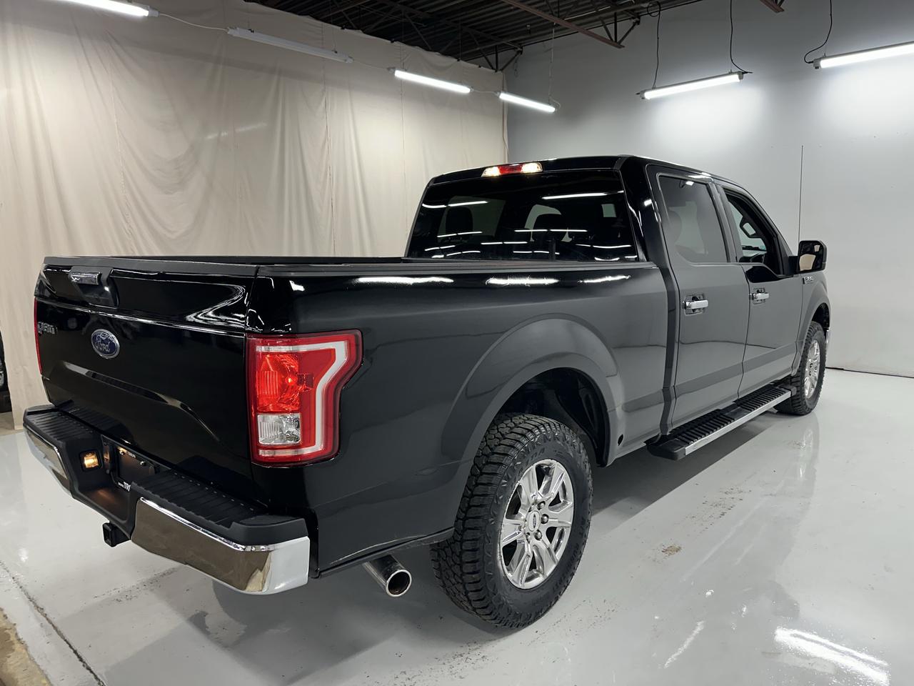 2017 Ford F-150 XLT Photo24