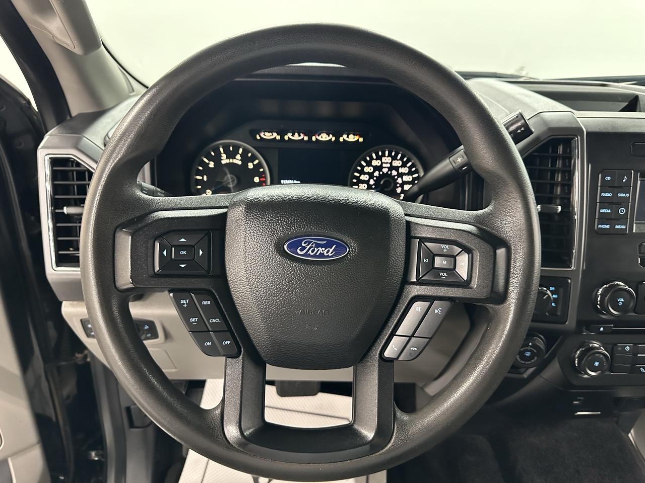 2017 Ford F-150 XLT Photo7