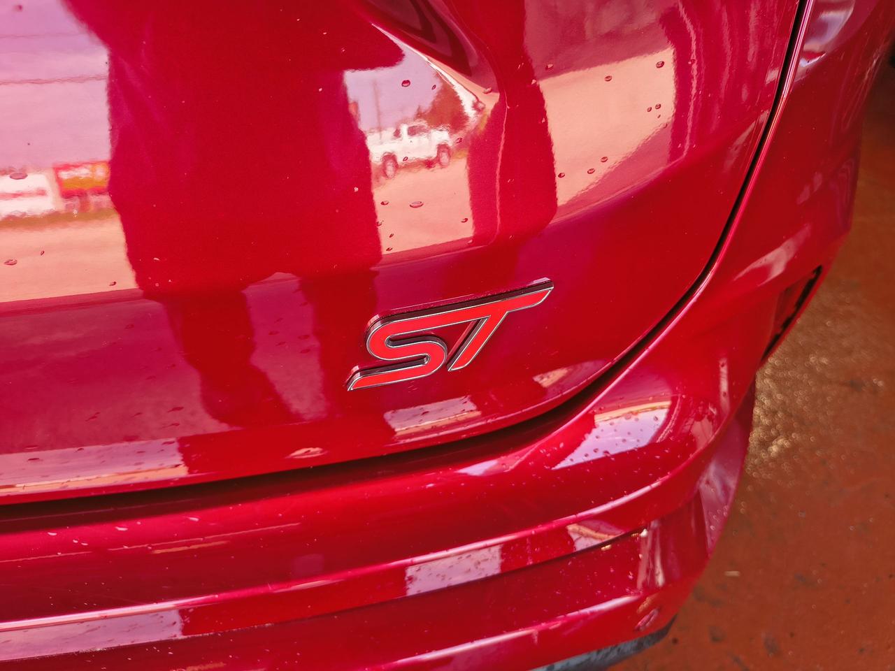 2022 Ford Edge ST Photo0