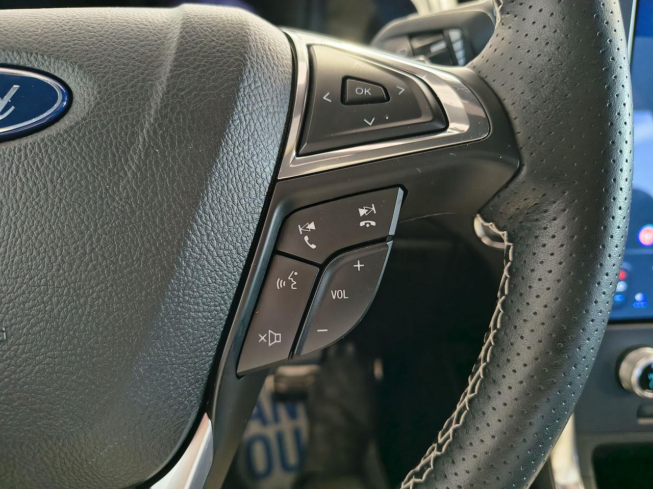 2022 Ford Edge ST Photo0