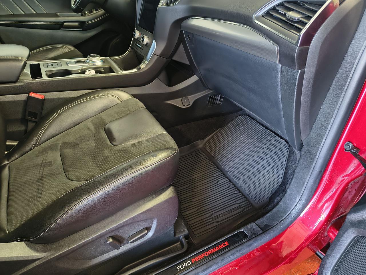 2022 Ford Edge ST Photo0