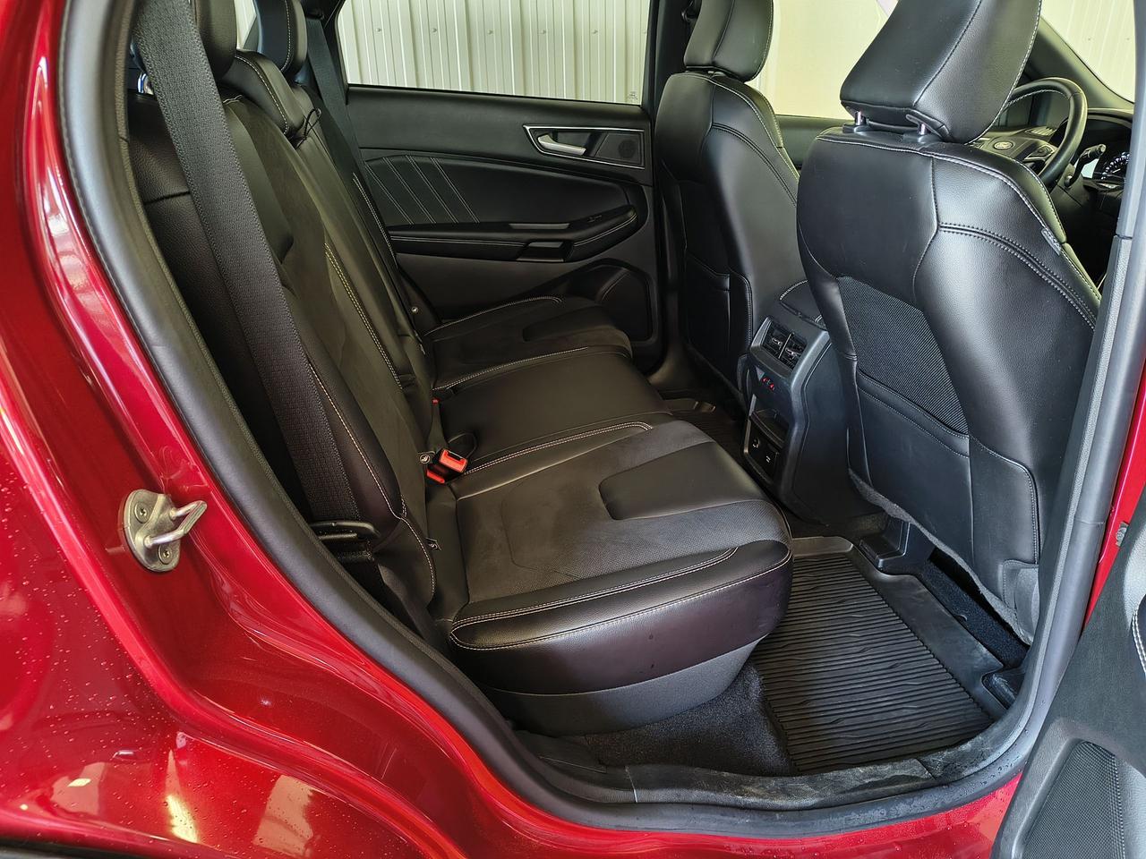 2022 Ford Edge ST Photo0