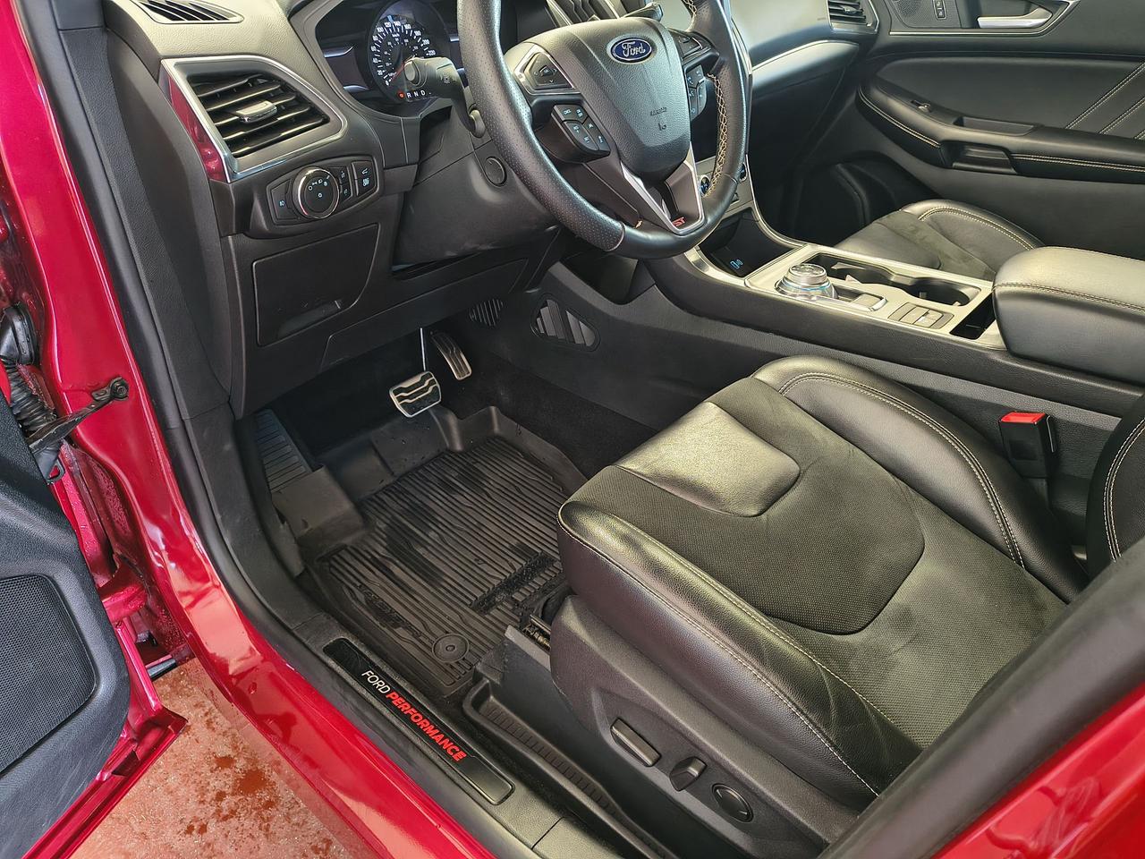 2022 Ford Edge ST Photo0