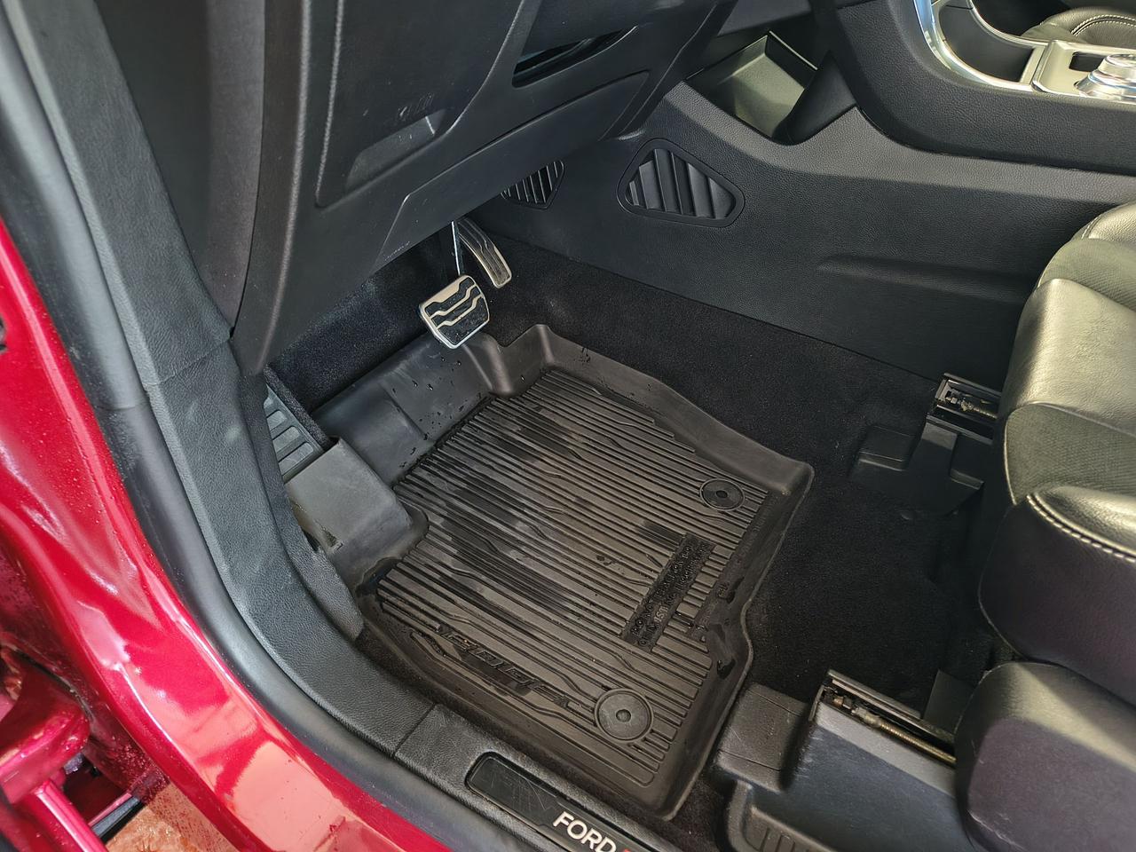 2022 Ford Edge ST Photo0