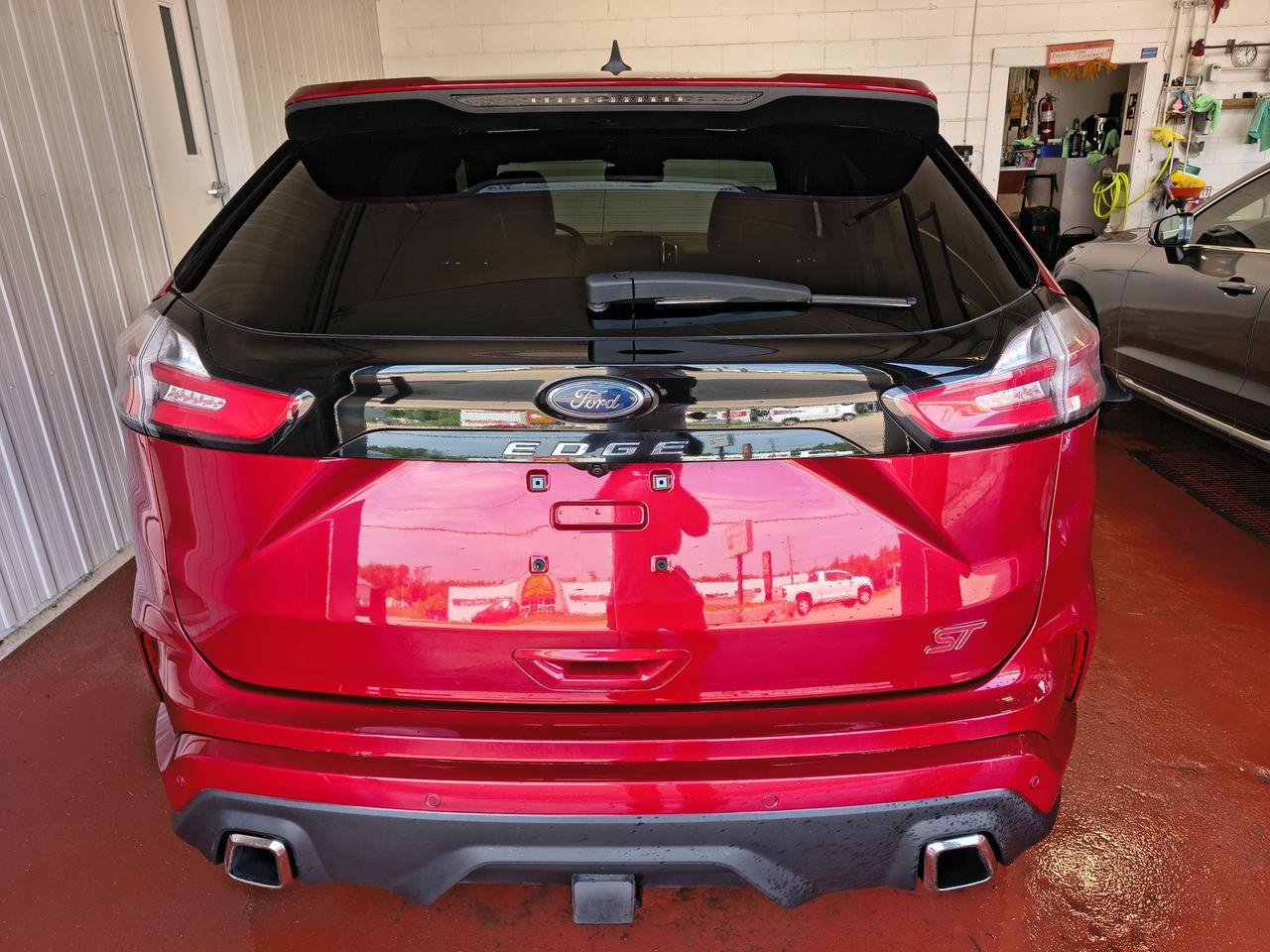 2022 Ford Edge ST Photo