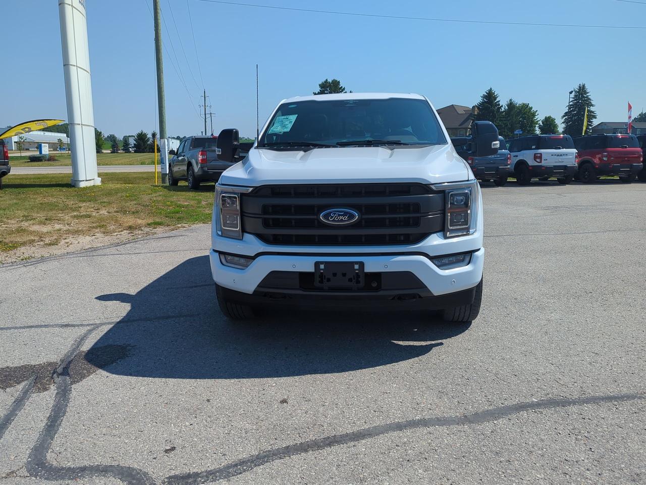 2023 Ford F-150 Lariat 4WD SuperCrew 6.5' Box Photo1