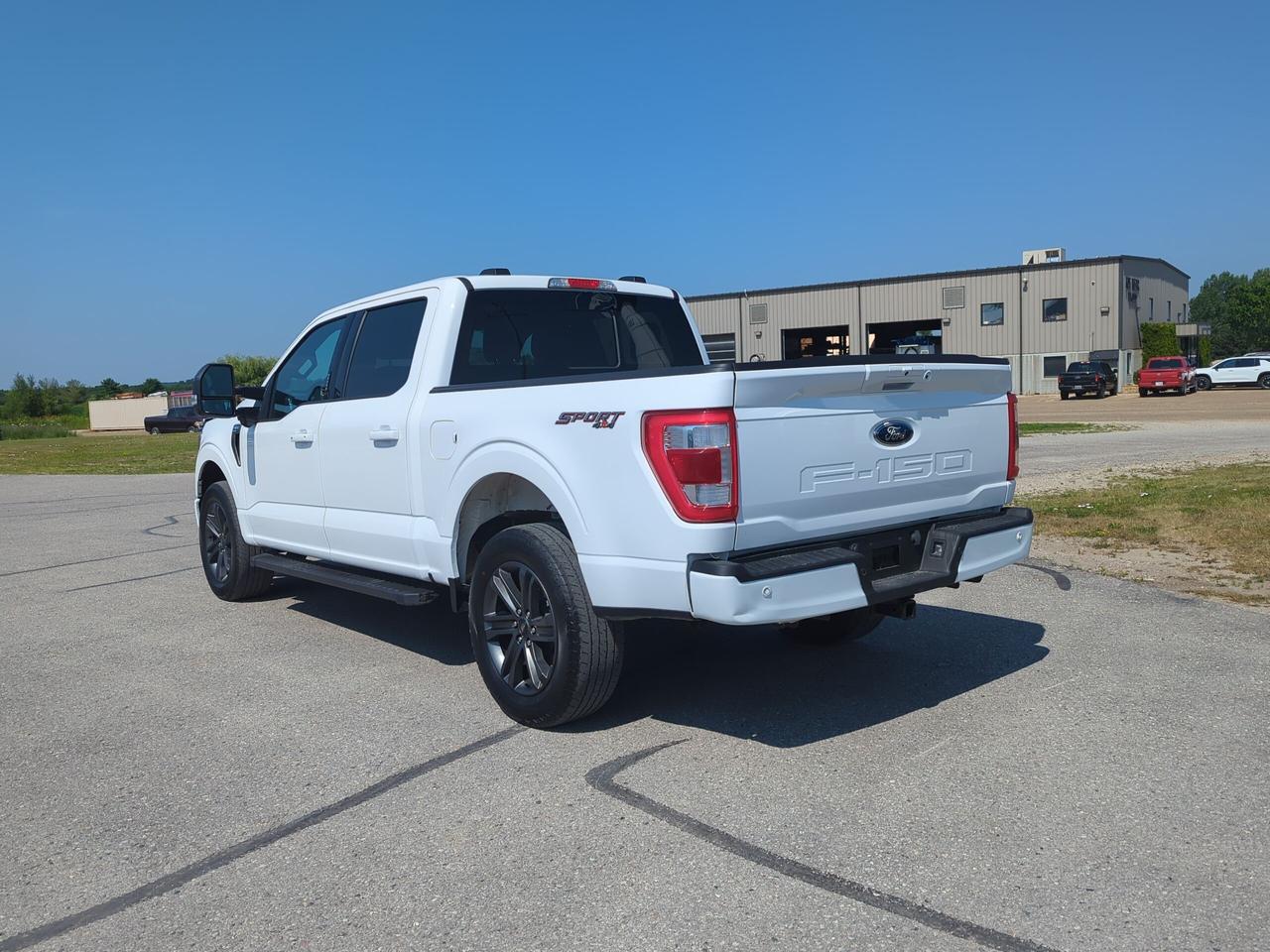 2023 Ford F-150 Lariat 4WD SuperCrew 6.5' Box Photo3