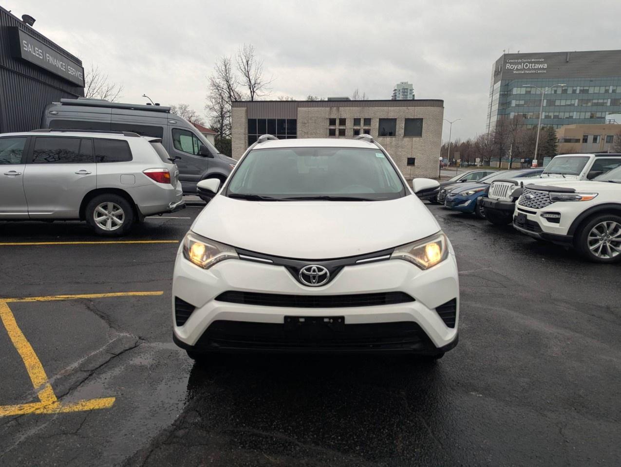 2016 Toyota RAV4 LE Photo