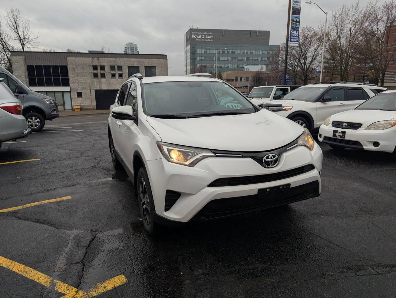 2016 Toyota RAV4 LE Photo