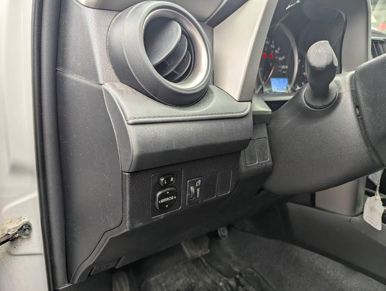 2016 Toyota RAV4 LE Photo