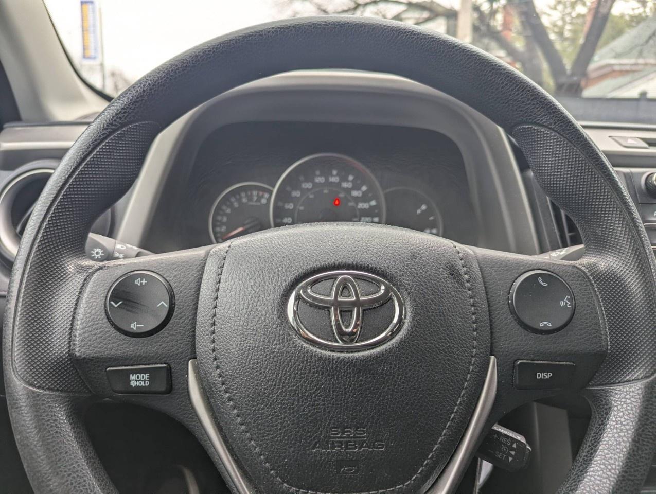 2016 Toyota RAV4 LE Photo