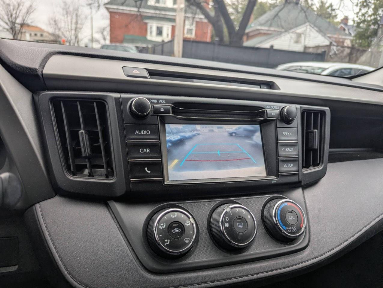 2016 Toyota RAV4 LE Photo