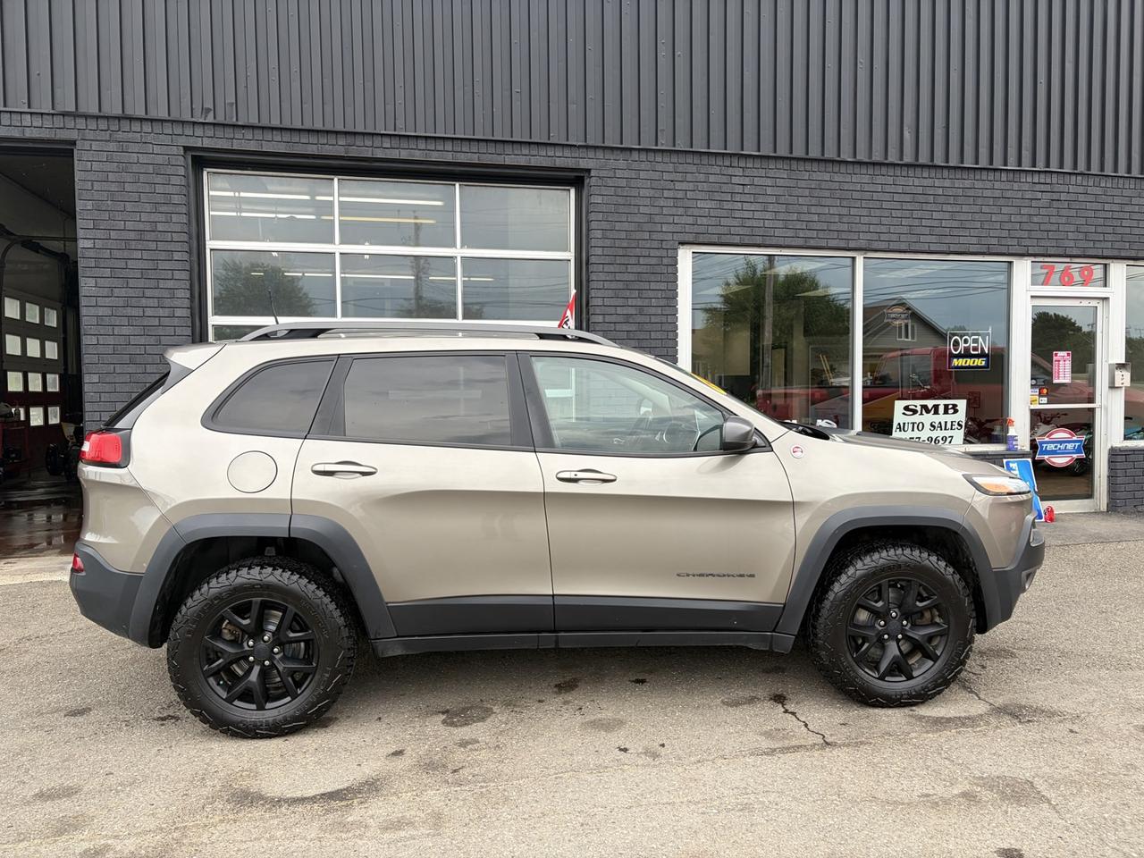 Used 2017 Jeep Cherokee Trailhawk 4WD for sale in Grand Falls, NB